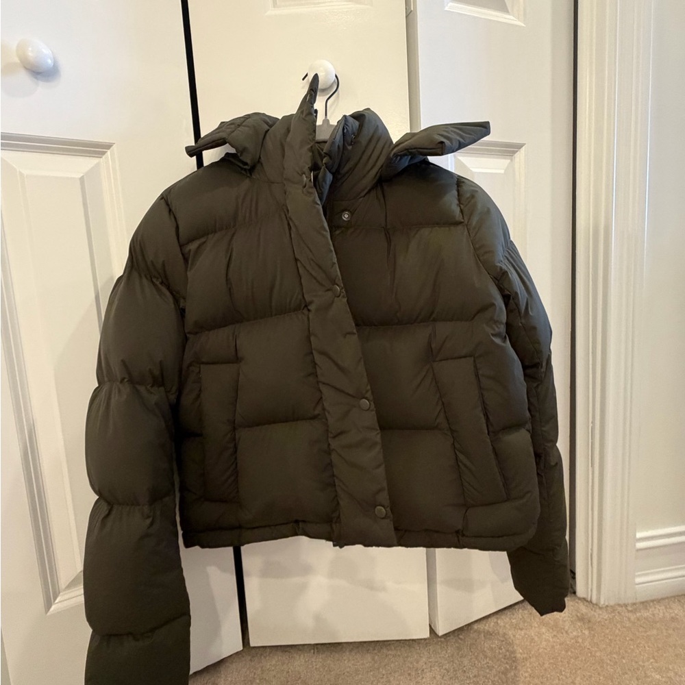 lululemon athletica Olive Puffer Jacket Women's Wunder Puff 600-Down-Fill Jacket